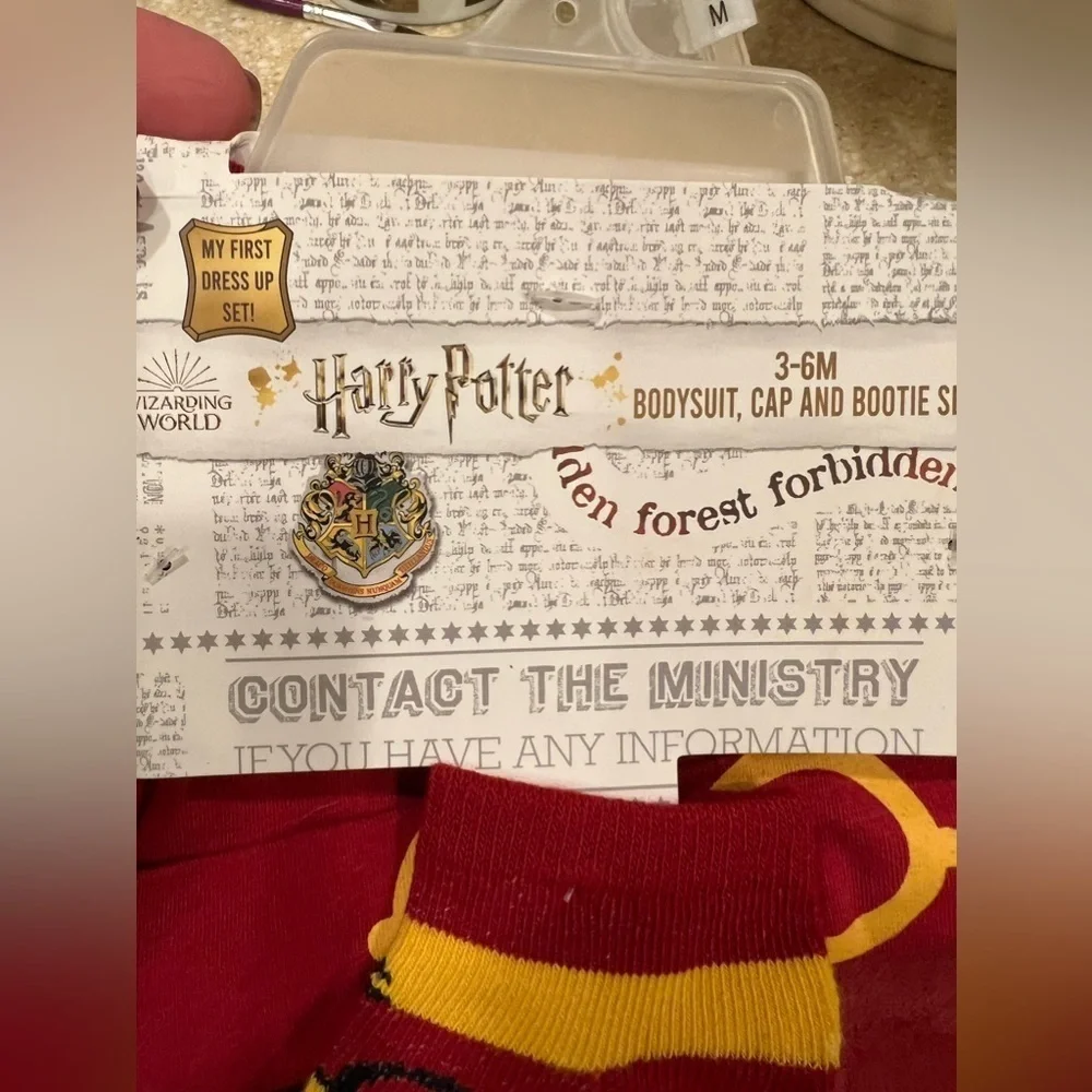 Harry Potter 3-6 months Onesie, Hat and Socks NEW